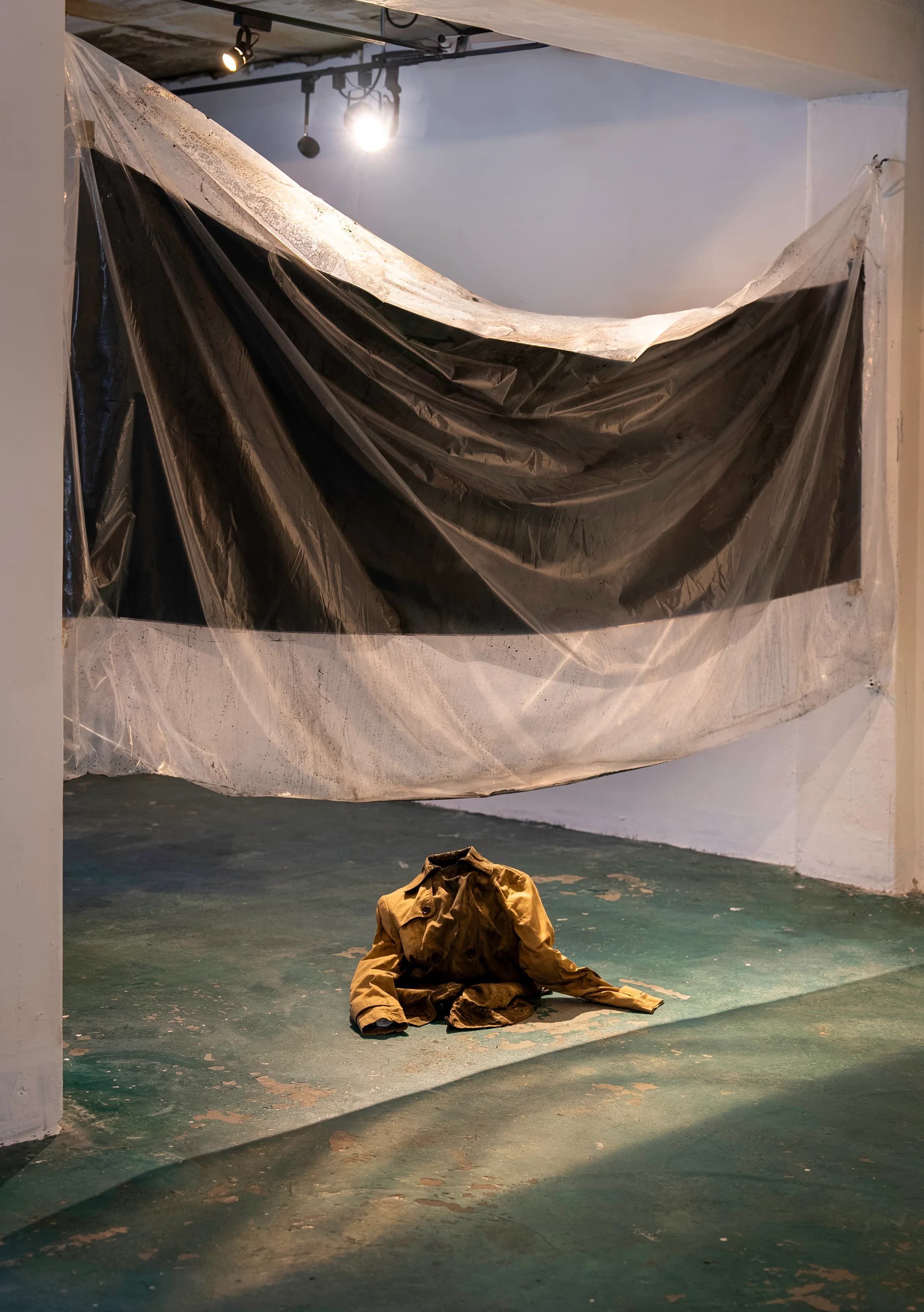 통행에 불편을 드려 대단히 죄송합니다 — 1